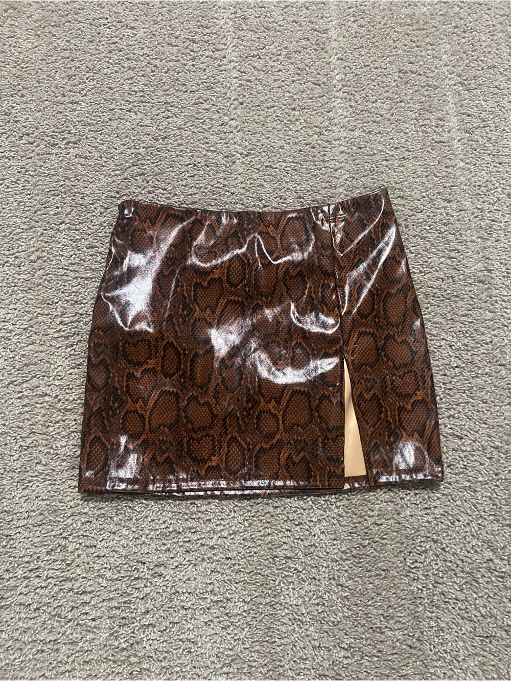 NWOT SHEIN Brown Snake-Print Faux Leather Mini Skirt with Side Slit - Picture 1 of 2